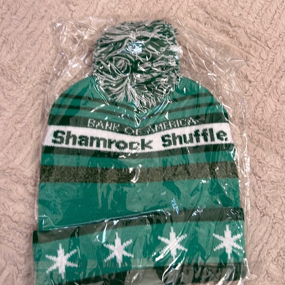 New Shamrock Shuffle Chicago green hat, new in original sealed packaging - Picture 8 of 12